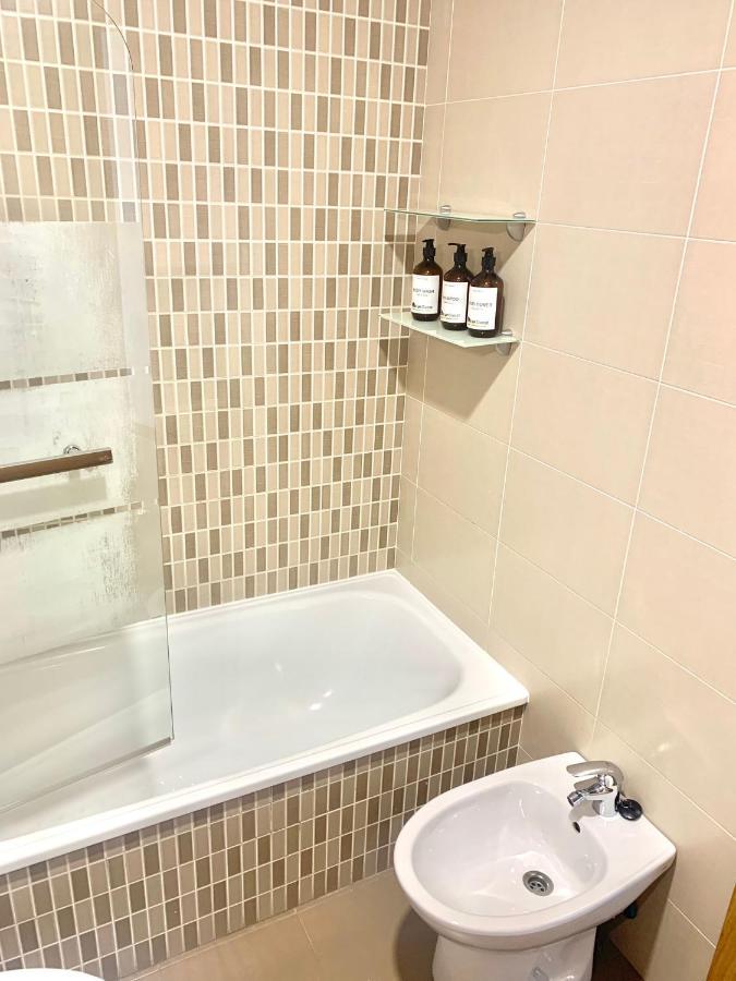 Casa Ferreiros. Parking Y Wifi Incluidos! Apartment Gijon Luaran gambar